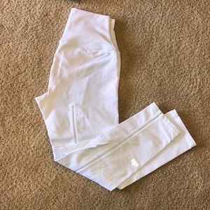 Alo Yoga white cropped leggings